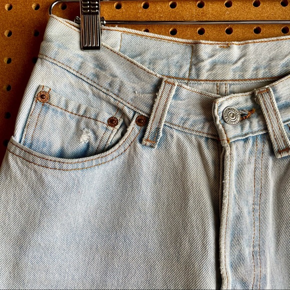 VINTAGE HIGH WAISTED LEVI’S DENIM JEANS - Picture 3 of 4